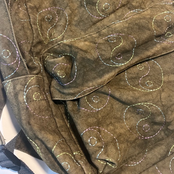 ✨URBAN OUTFITTERS ✨Ying Yang Icon Embroidered Backpack - Picture 6 of 6